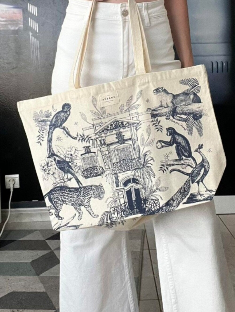 Sezane × Maia Bunge Paradiso Jungle Canvas Tote - Picture 2 of 15
